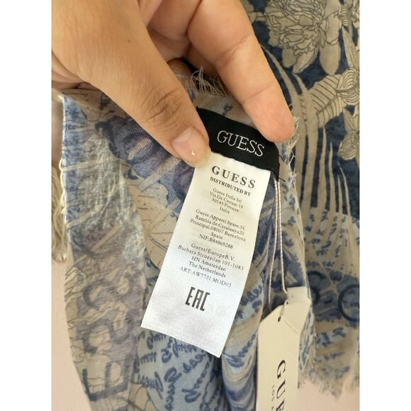 Guess NWT Modal Botanical Blue Floral Print Fringe Square Scarf Logo Tropical - Picture 7 of 9